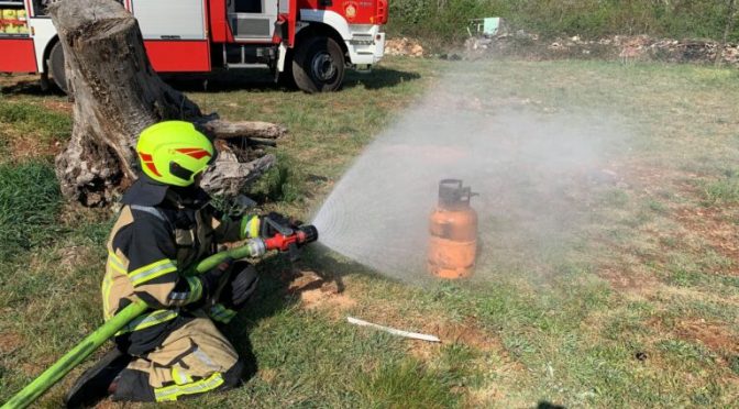 Zbog nepromišljenih izjava građana, životi vatrogasaca stavljaju se na kocku🧑‍🚒